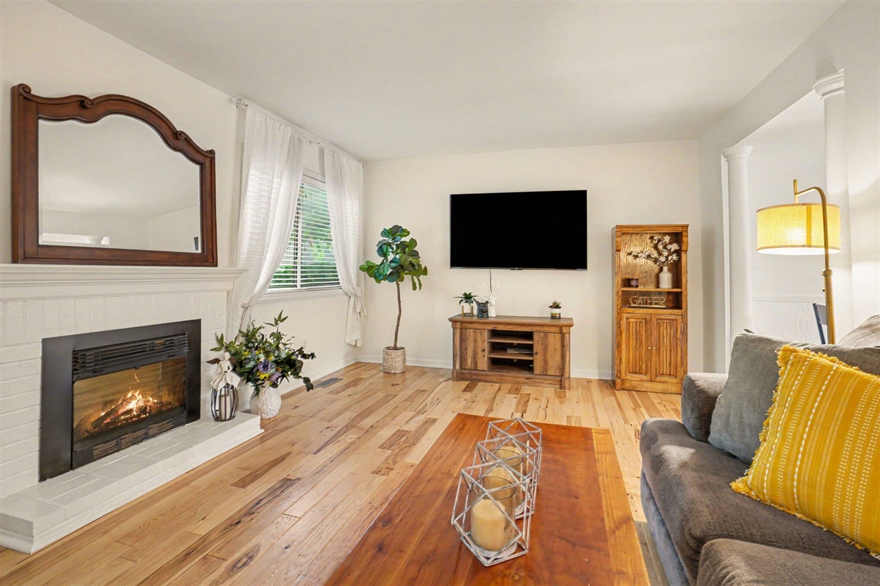 4th image of 260 Dunbarton Ct, Kalamazoo, MI 49006 | MLS# 70550624