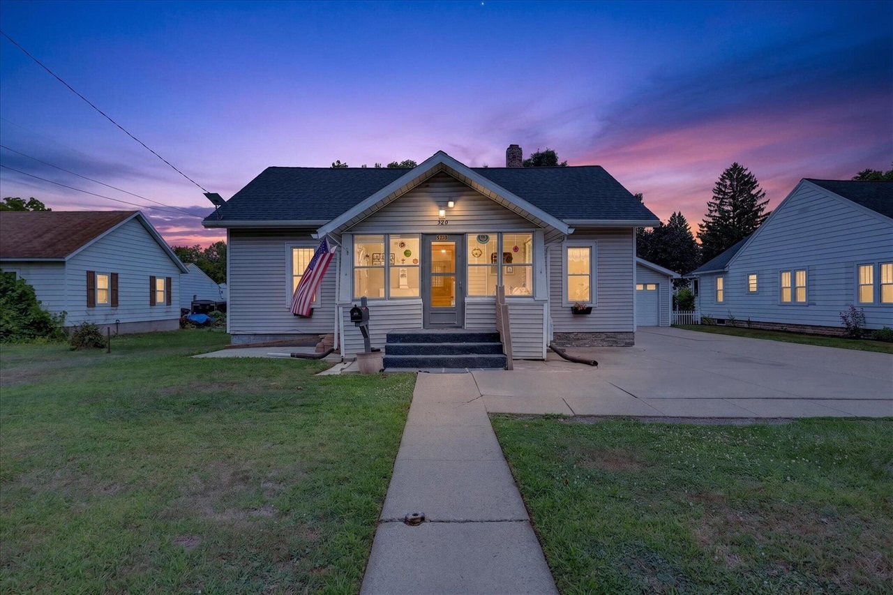 1st image of 529 W Clinton St, Hastings, MI 49058 | MLS# 70550629