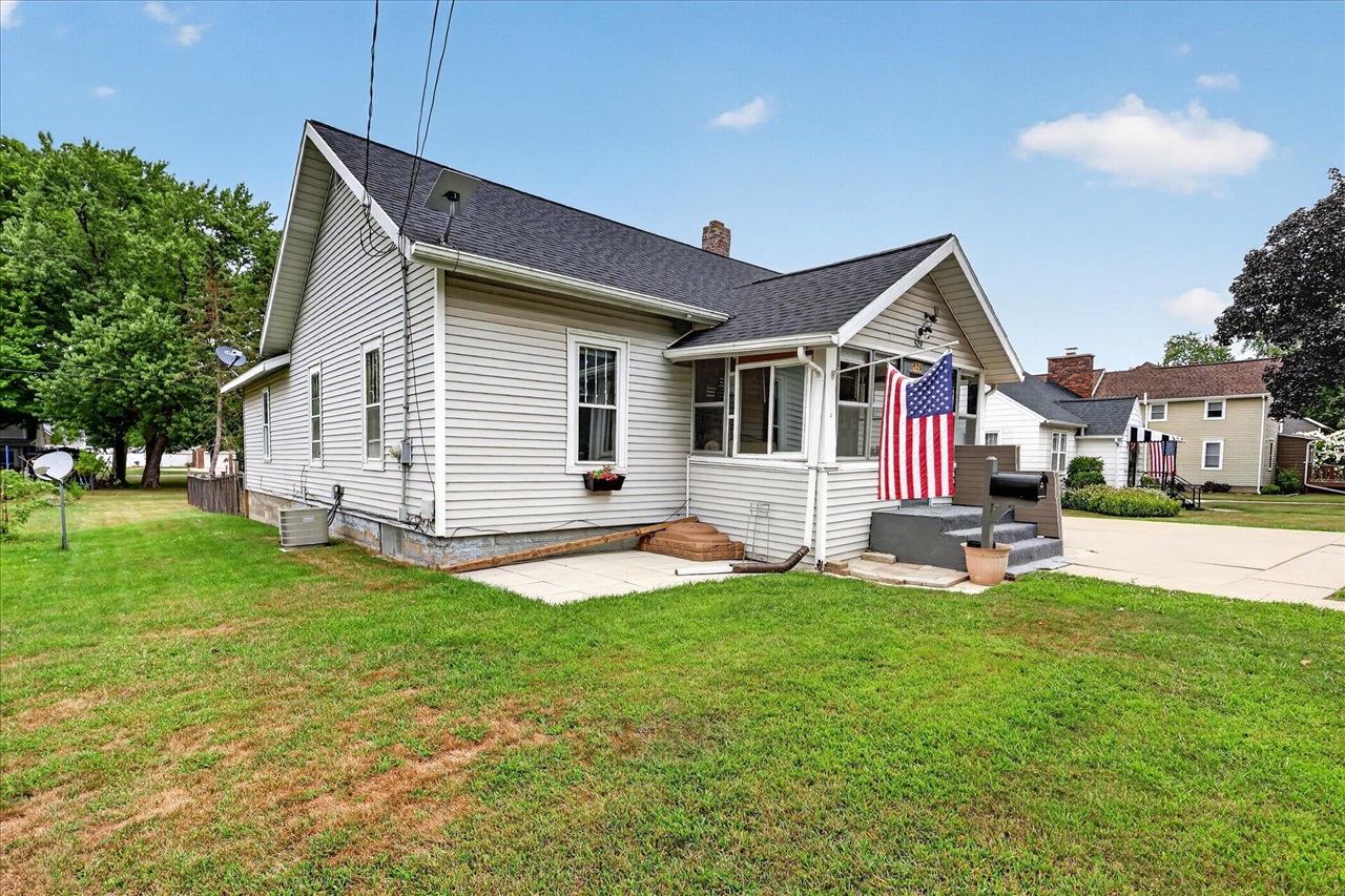 2nd image of 529 W Clinton St, Hastings, MI 49058 | MLS# 70550629