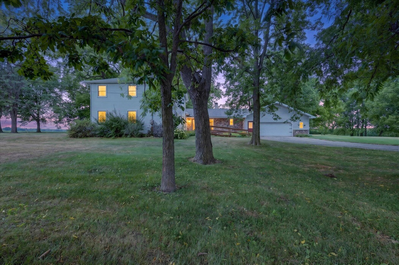 1st image of 11012 Green Lake Rd, Middleville, MI 49333 | MLS# 70550630
