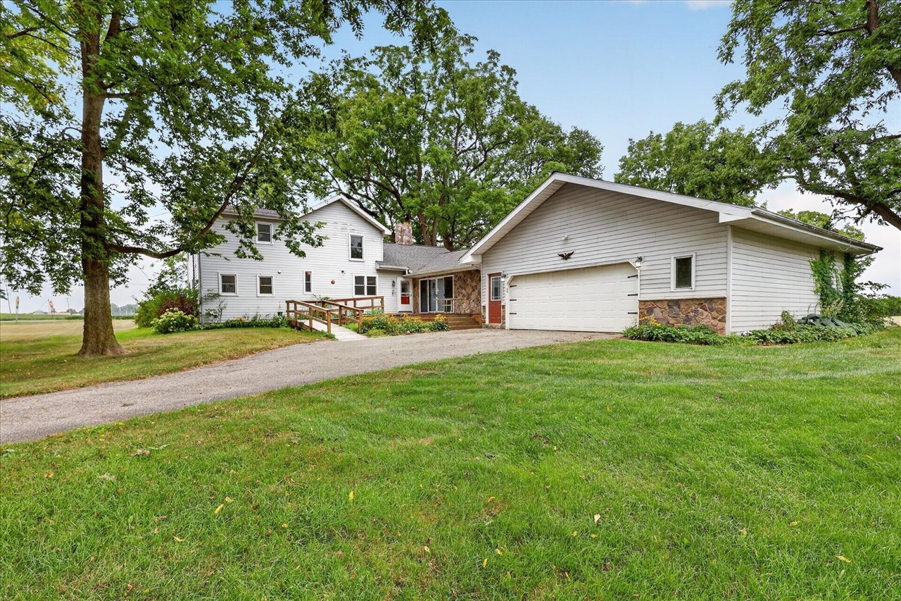 image of 11012 Green Lake Rd, Middleville, MI 49333 | MLS# 70550630