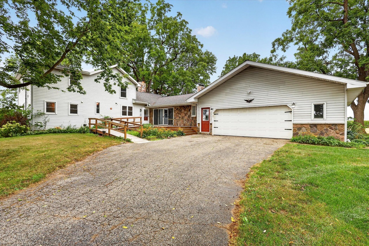 image of 11012 Green Lake Rd, Middleville, MI 49333 | MLS# 70550630