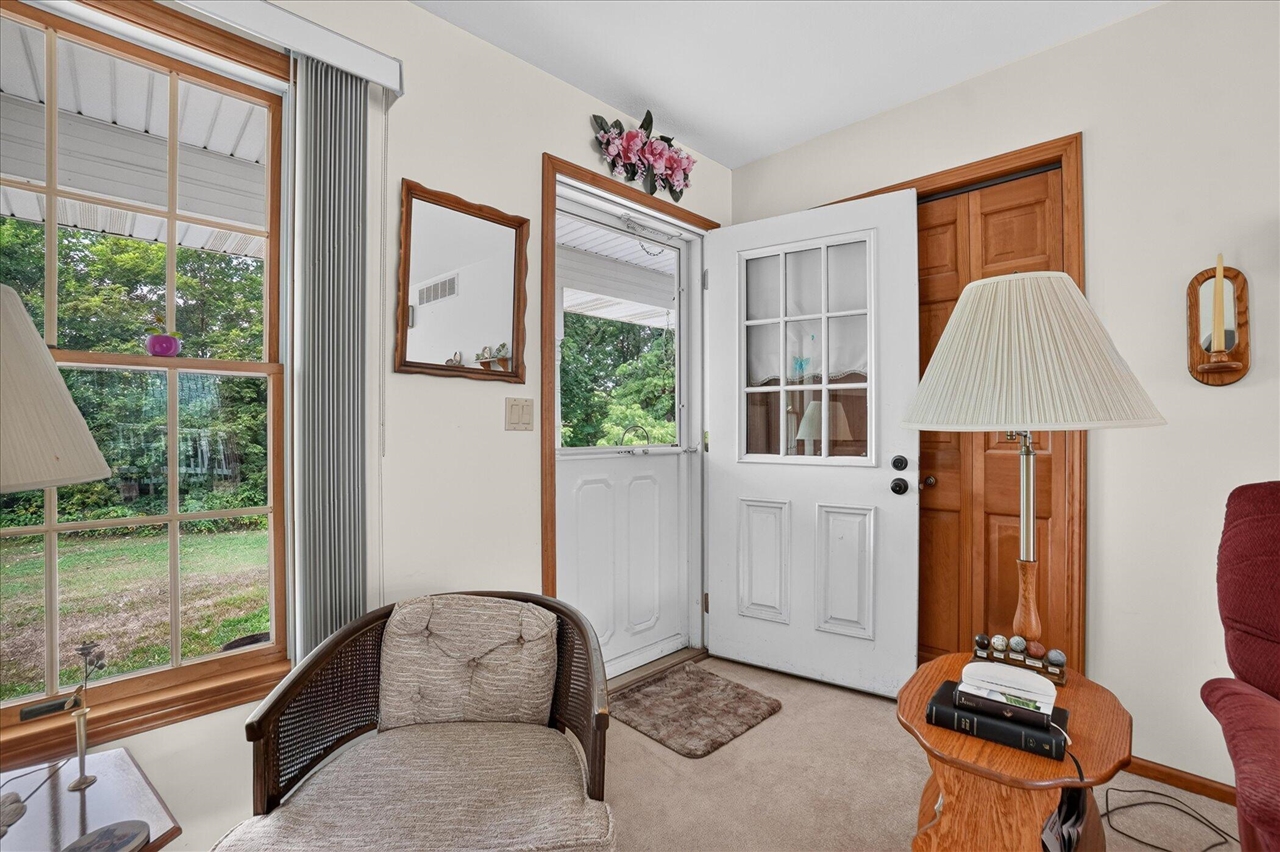 5th image of 635 W Poplar St, Carson City, MI 48811 | MLS# 70550657