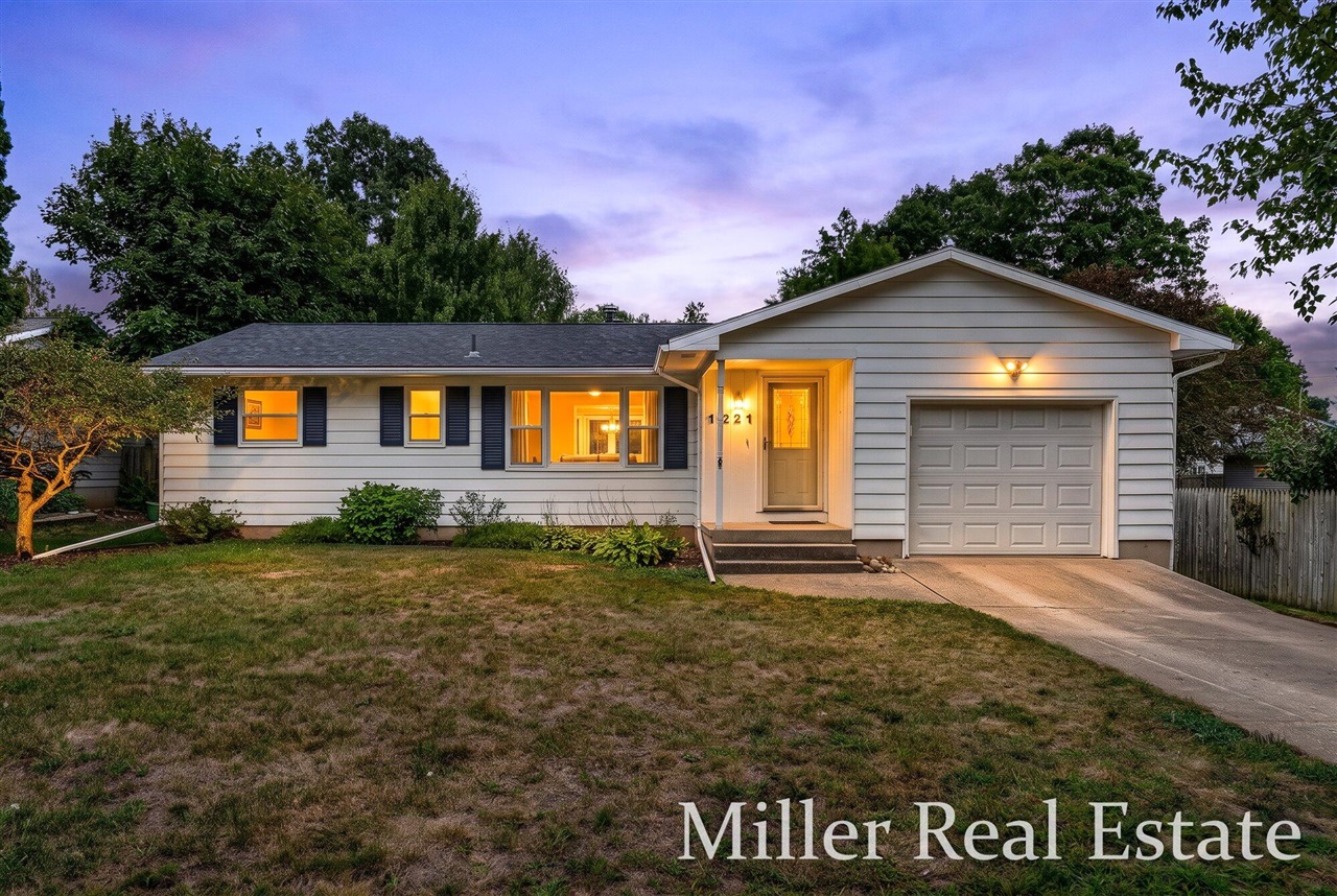 1st image of 1221 N Hanover St, Hastings, MI 49058 | MLS# 70550667