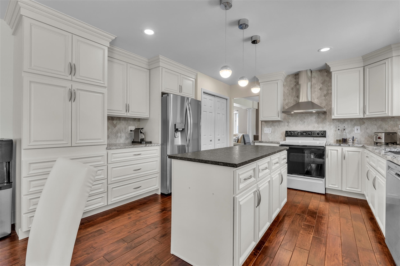 4th image of 46776 Mornington Rd, Canton, MI 48188 | MLS# 70550685