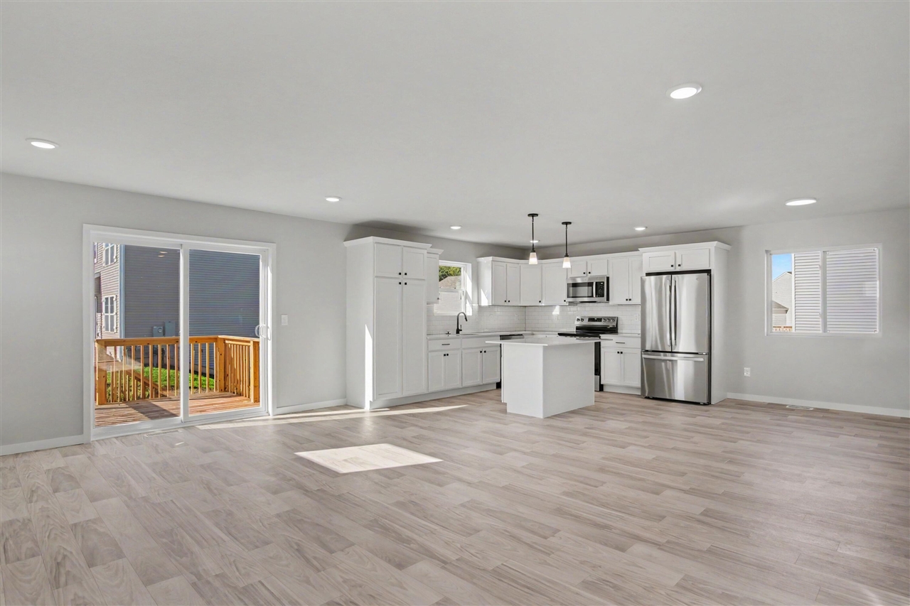 Photo 3 of Single family home for sale at 5550 Mammoth Dr, Caledonia, MI 49316 | MLS# 70550690 | Listing updated on 2026-10-02