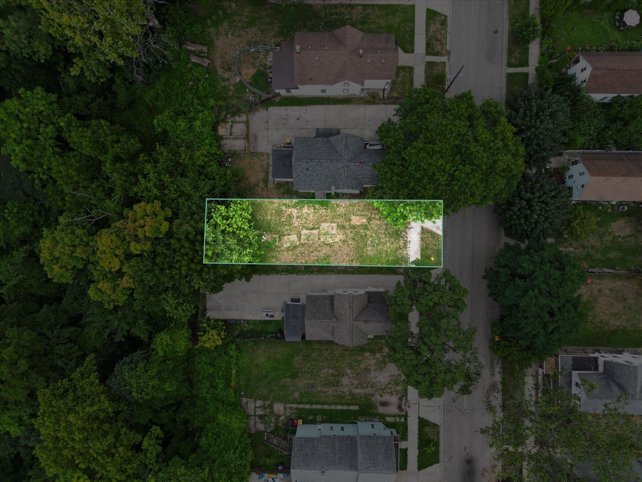 3rd image of 851 Oakland Ave, Grand Rapids, MI 49503 | MLS# 70550691