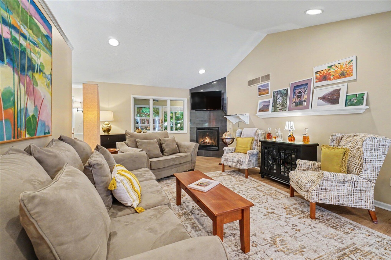 3rd image of 1466 Coolidge Ave, Kalamazoo, MI 49006 | MLS# 70550710