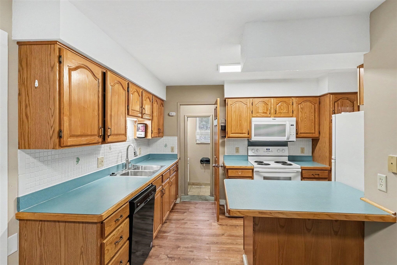 4th image of 2117 Cogswell Dr, Lansing, MI 48906 | MLS# 70550712