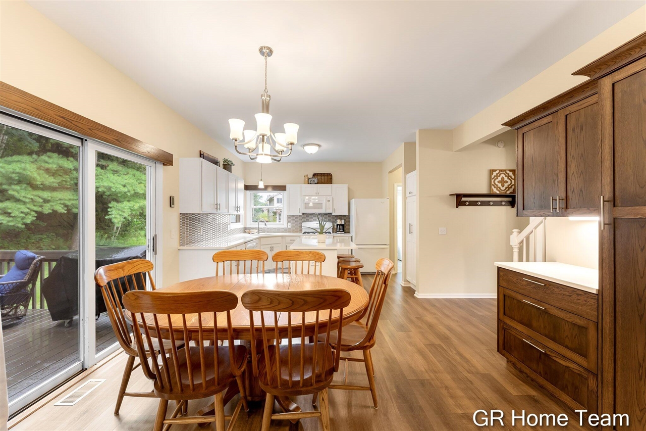 4th image of 7436 Las Palmas Dr, Rockford, MI 49341 | MLS# 70550726