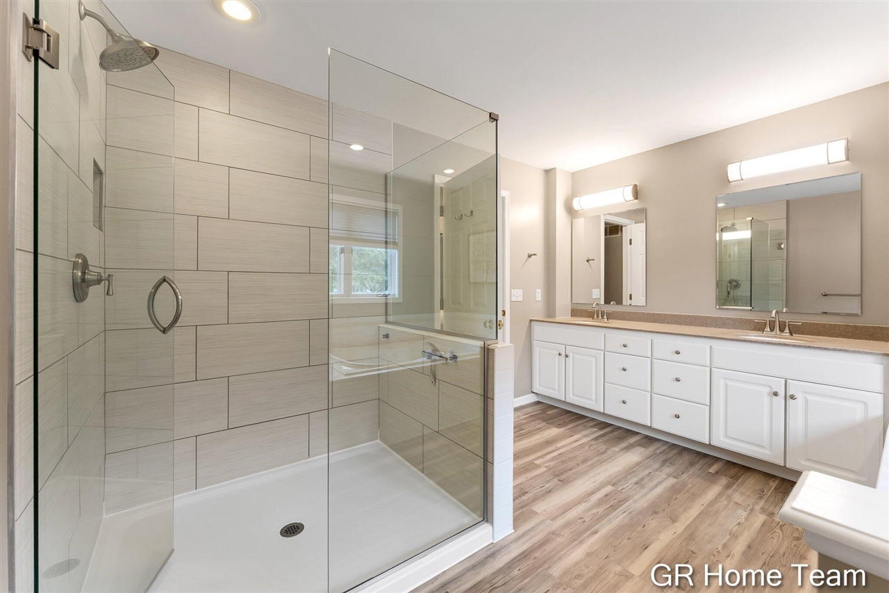 5th image of 7436 Las Palmas Dr, Rockford, MI 49341 | MLS# 70550726