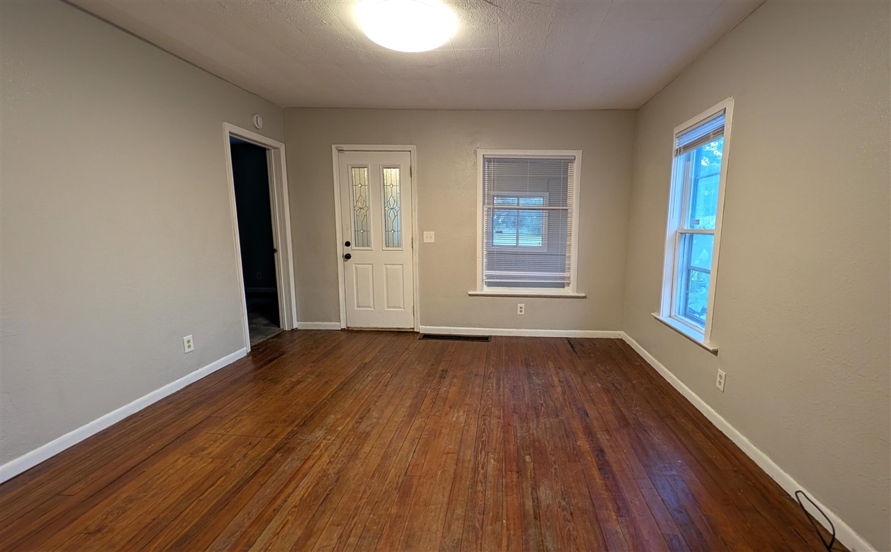2nd image of 2333 Leahy St, Muskegon, MI 49444 | MLS# 70550735
