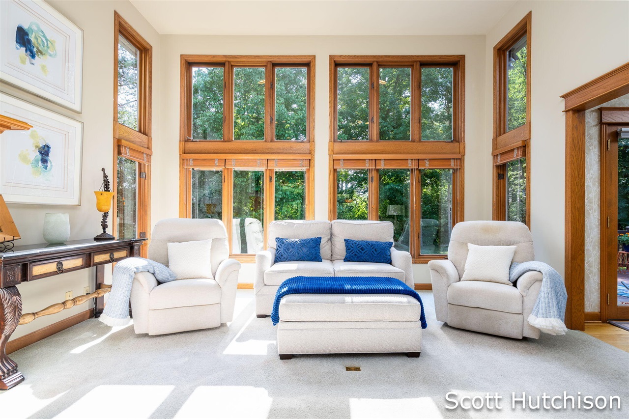3rd image of 112 Stonehenge Dr, Grandville, MI 49418 | MLS# 70550758