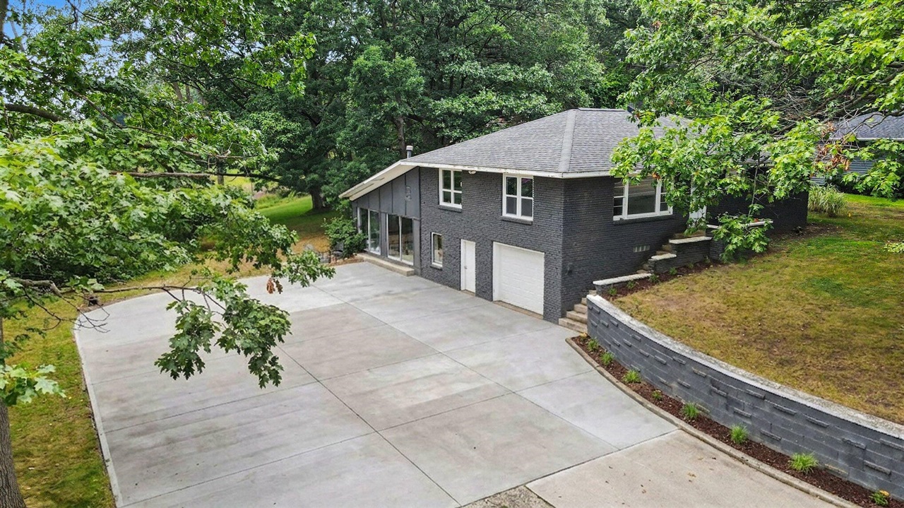 1st image of 16597 152nd Ave, Spring Lake, MI 49456 | MLS# 70550795