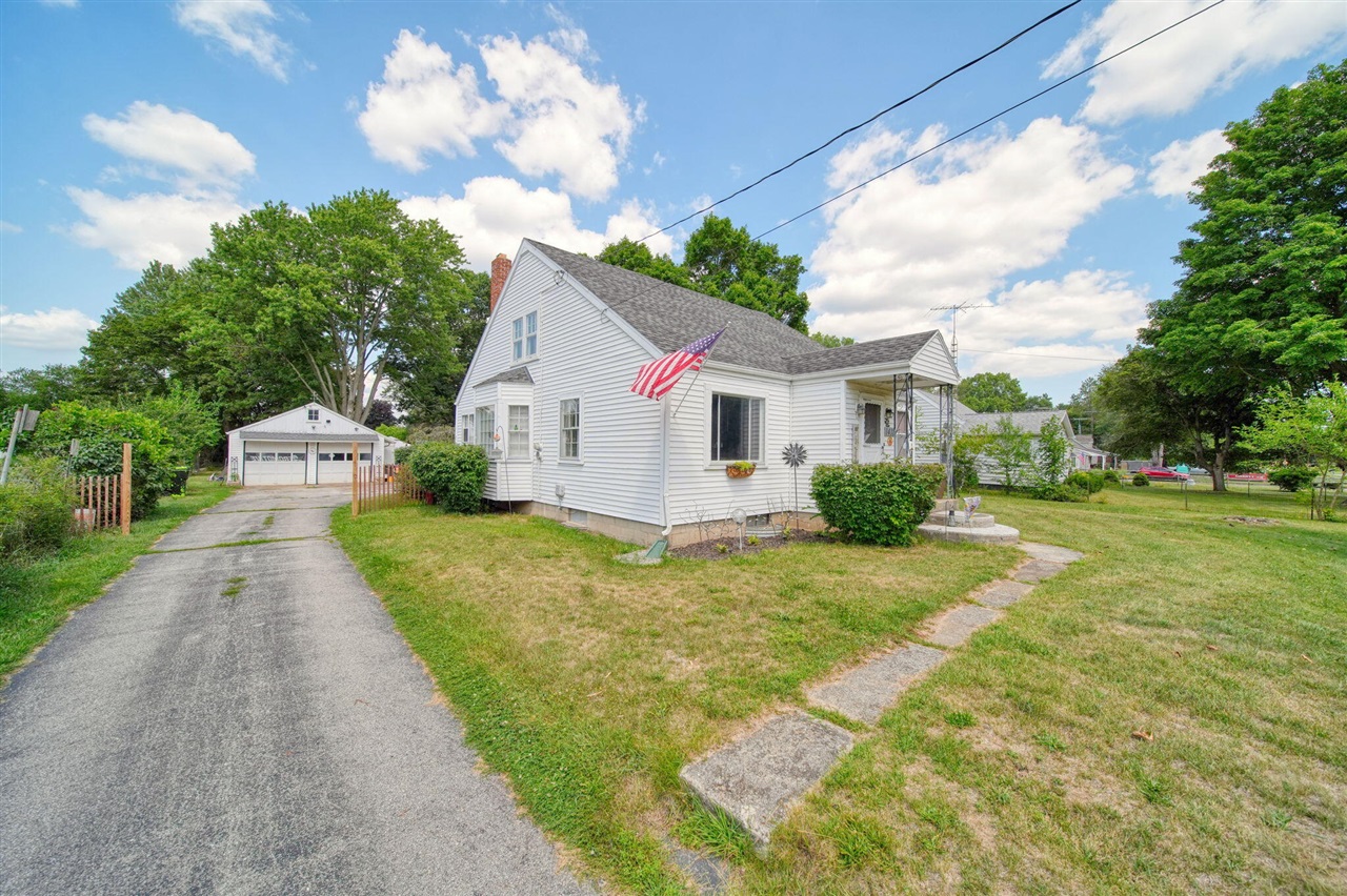 2nd image of 1418 Moore Rd, Adrian, MI 49221 | MLS# 70550834