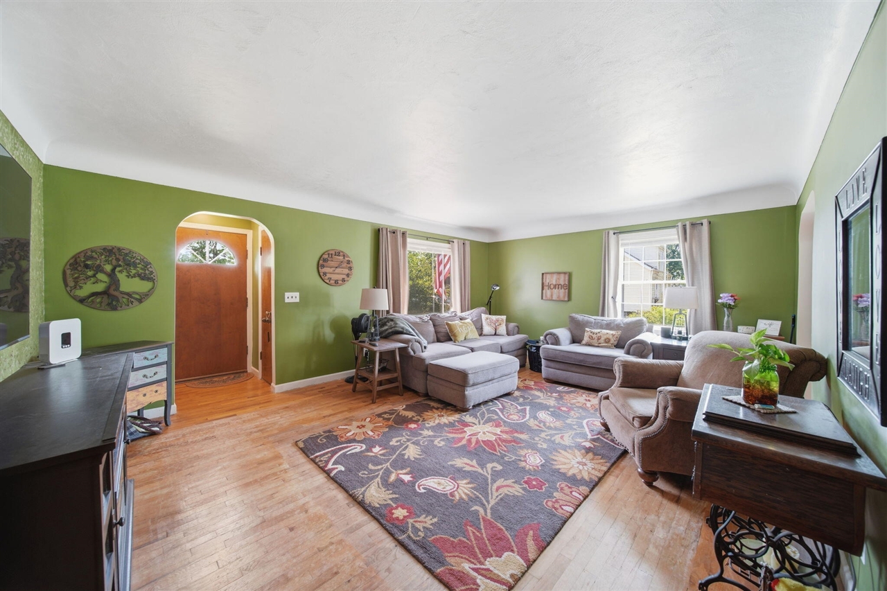 5th image of 1418 Moore Rd, Adrian, MI 49221 | MLS# 70550834