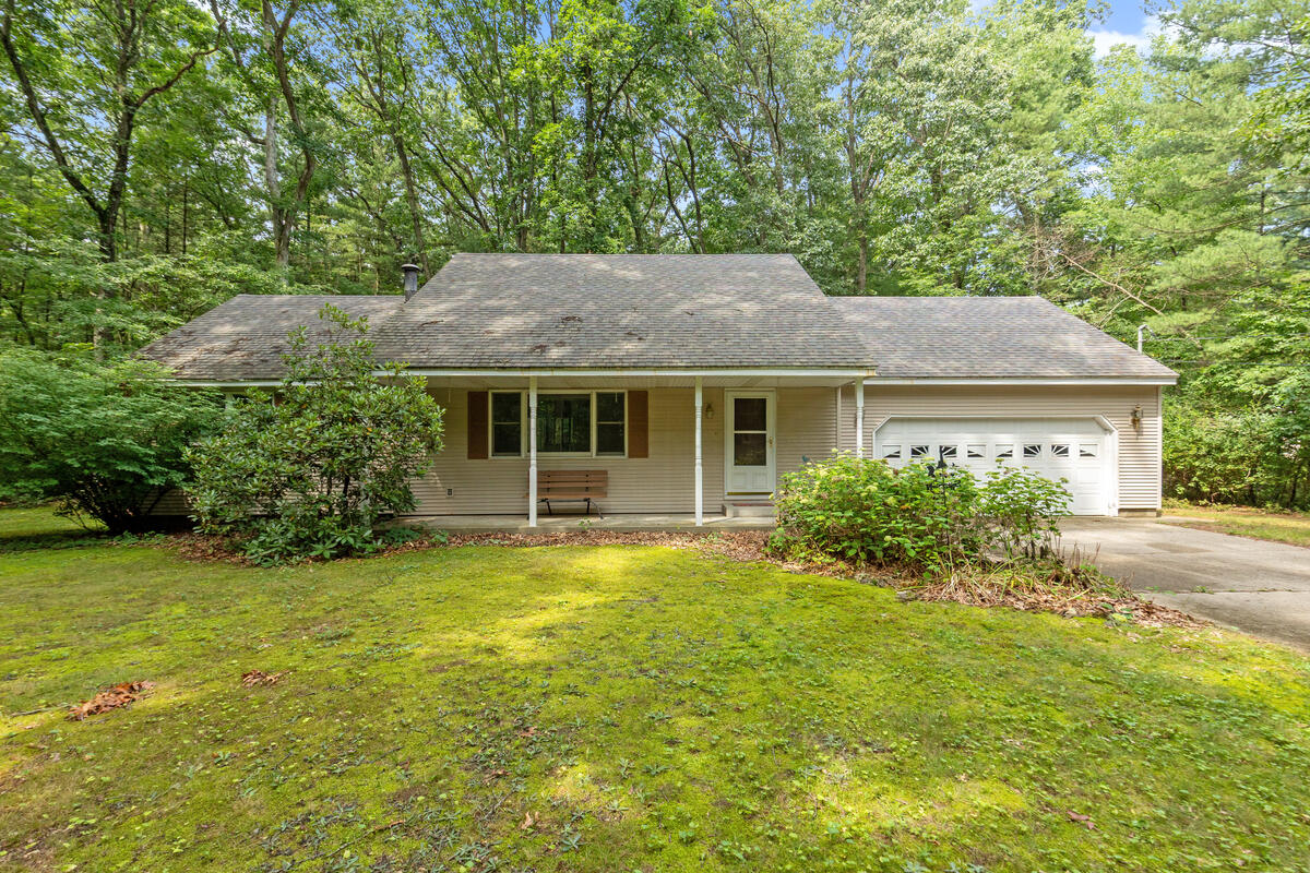 1st image of 14189 132nd Ave, Grand Haven, MI 49417 | MLS# 70550835