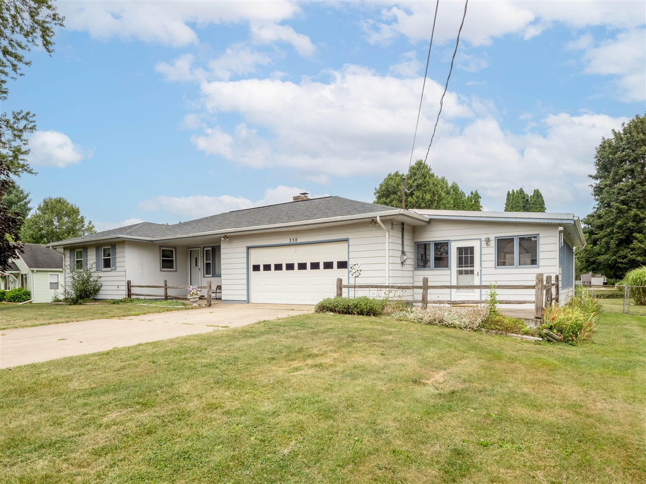 1st image of 350 Frakes St, Vicksburg, MI 49097 | MLS# 70550876