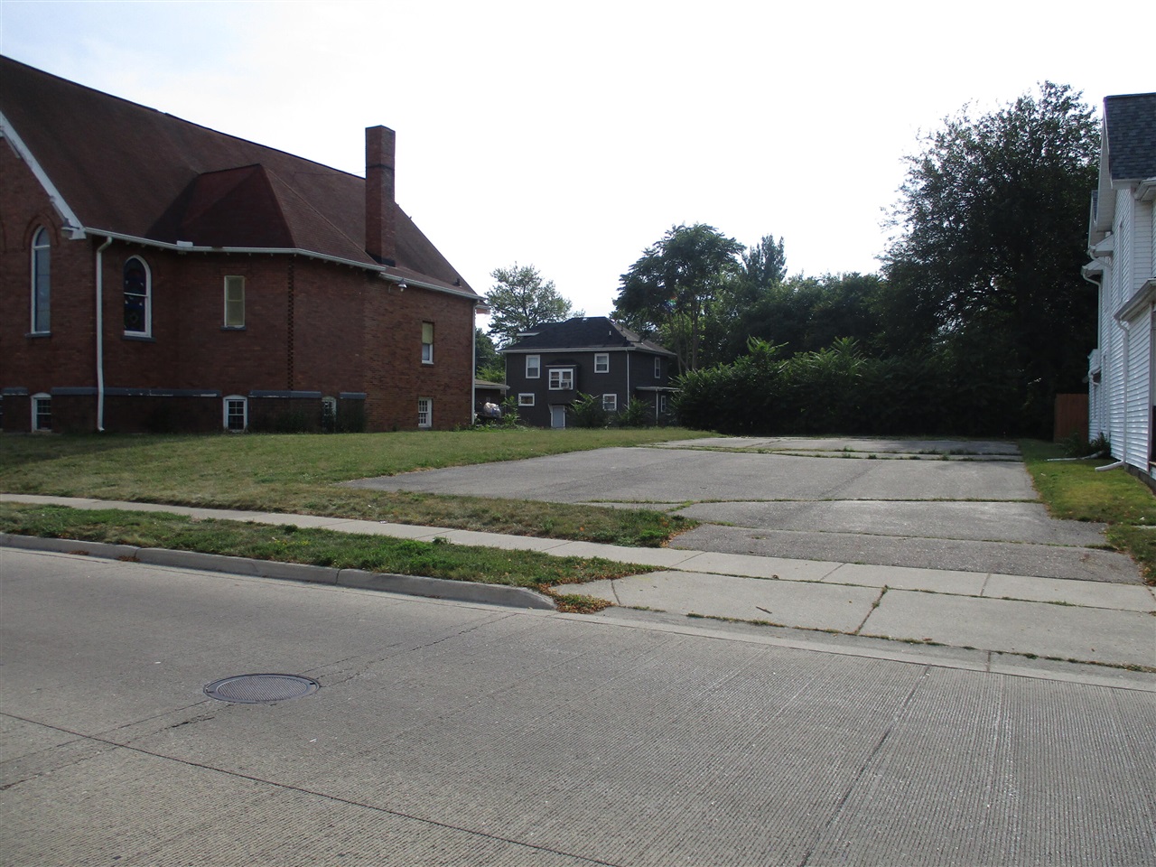 2nd image of 608 Greenwood Pl, Jackson, MI 49203 | MLS# 70550879