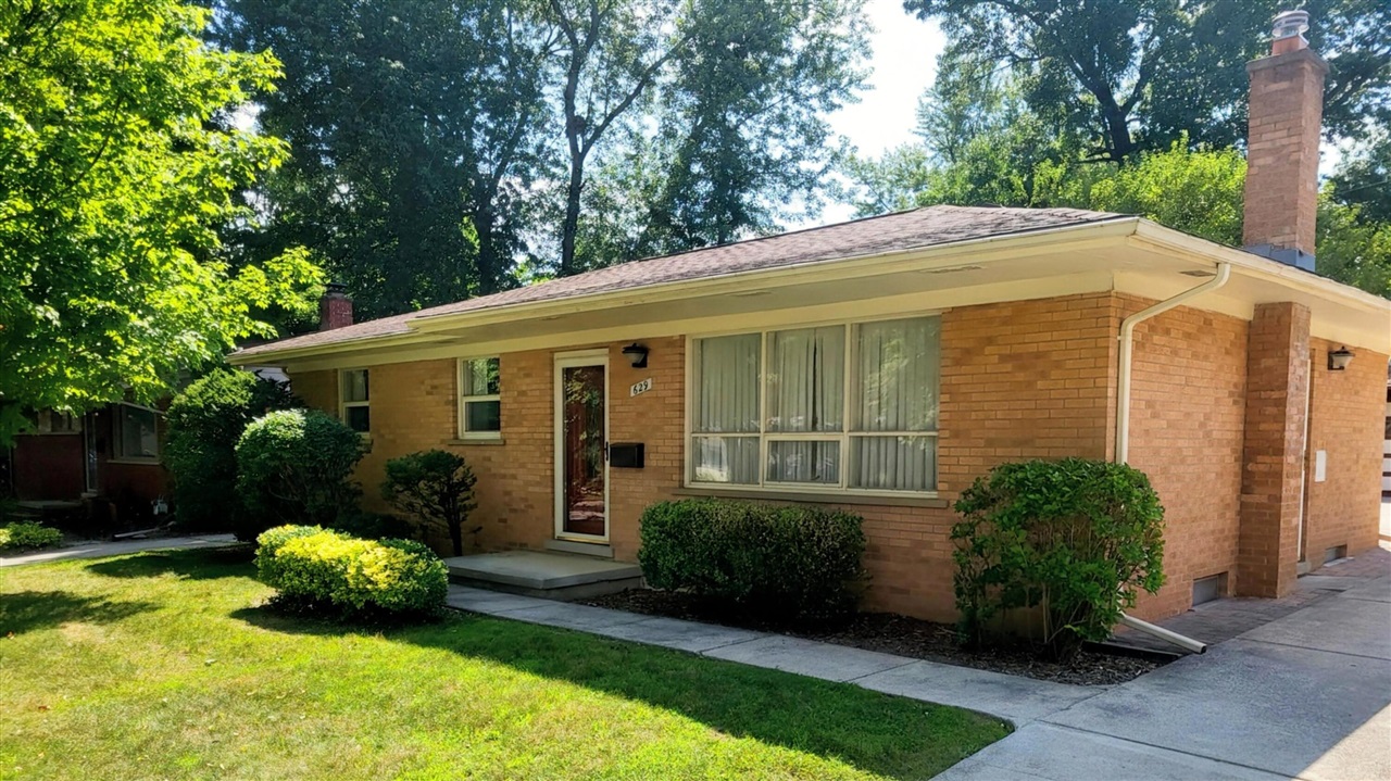 2nd image of 629 Duane Ct, Ann Arbor, MI 48103 | MLS# 70550888