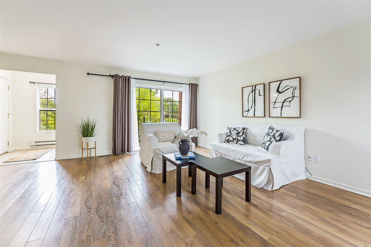 2nd image of 120 W Oakbrook Dr, Ann Arbor, MI 48103 | MLS# 70550914