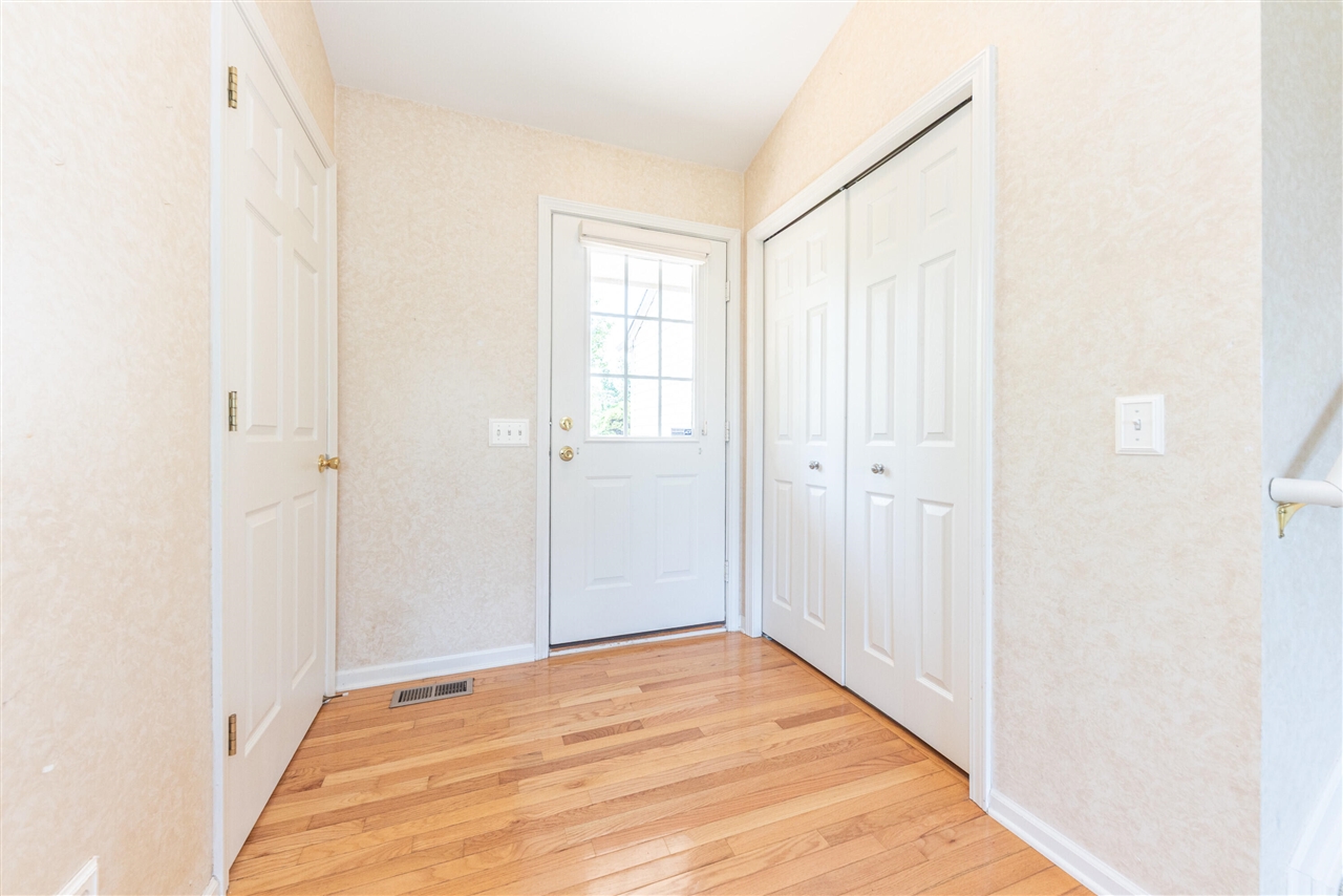 3rd image of 7575 Warwick Dr, Ypsilanti, MI 48197 | MLS# 70550924