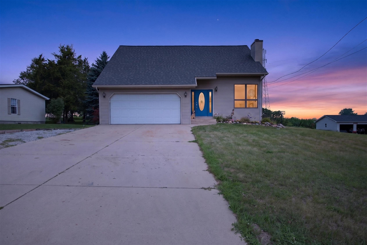 1st image of 268 Somerset Dr, Brooklyn, MI 49230 | MLS# 70550949