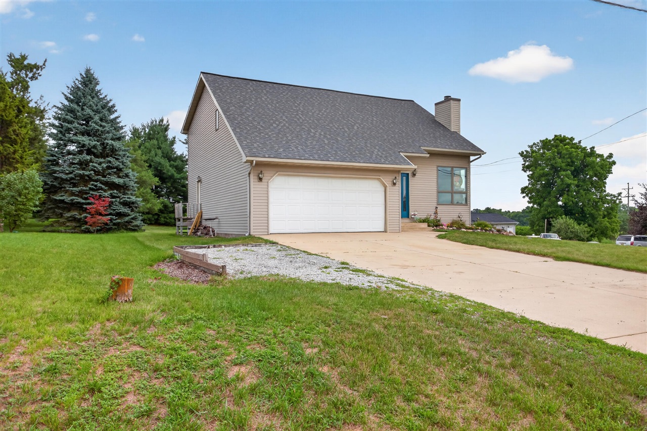 2nd image of 268 Somerset Dr, Brooklyn, MI 49230 | MLS# 70550949
