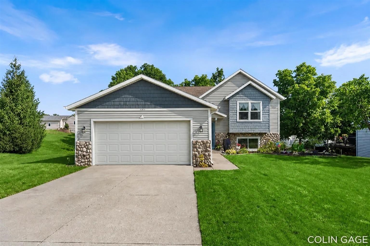 1st image of 2903 Fox Hill Dr, Jenison, MI 49428 | MLS# 70550958