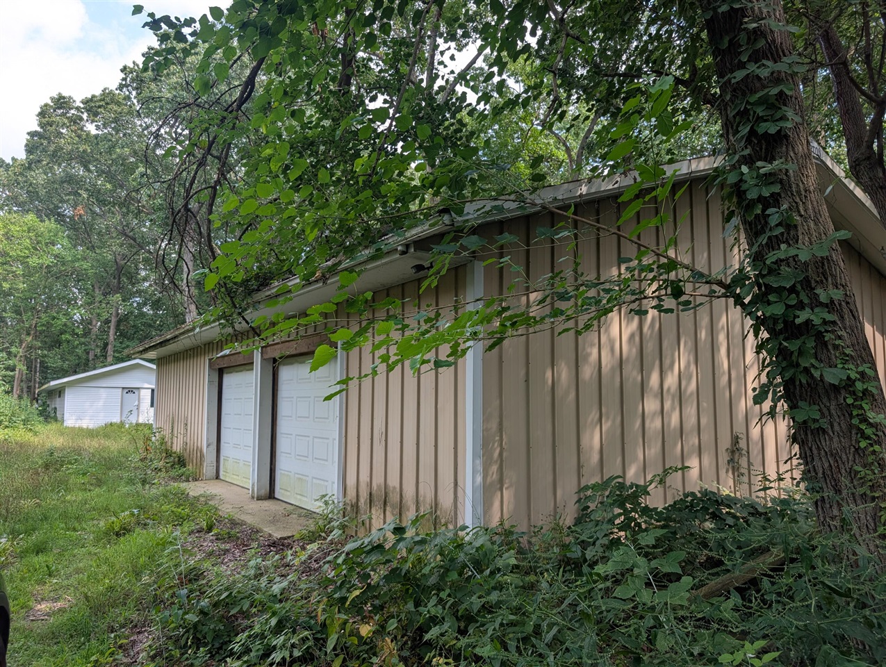 Photo 2 of Single family home for sale at 1408 Cherry Ln, Niles, MI 49120 | MLS# 70550961 | Listing updated on 2026-09-15