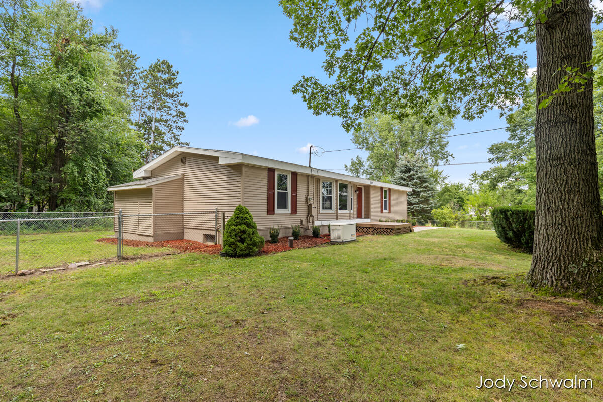 2nd image of 7129 Eldred Ave, Rockford, MI 49341 | MLS# 70550974