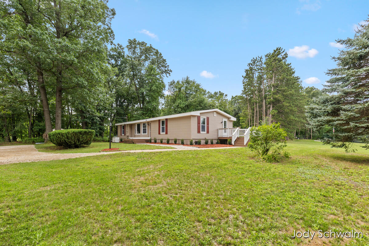3rd image of 7129 Eldred Ave, Rockford, MI 49341 | MLS# 70550974