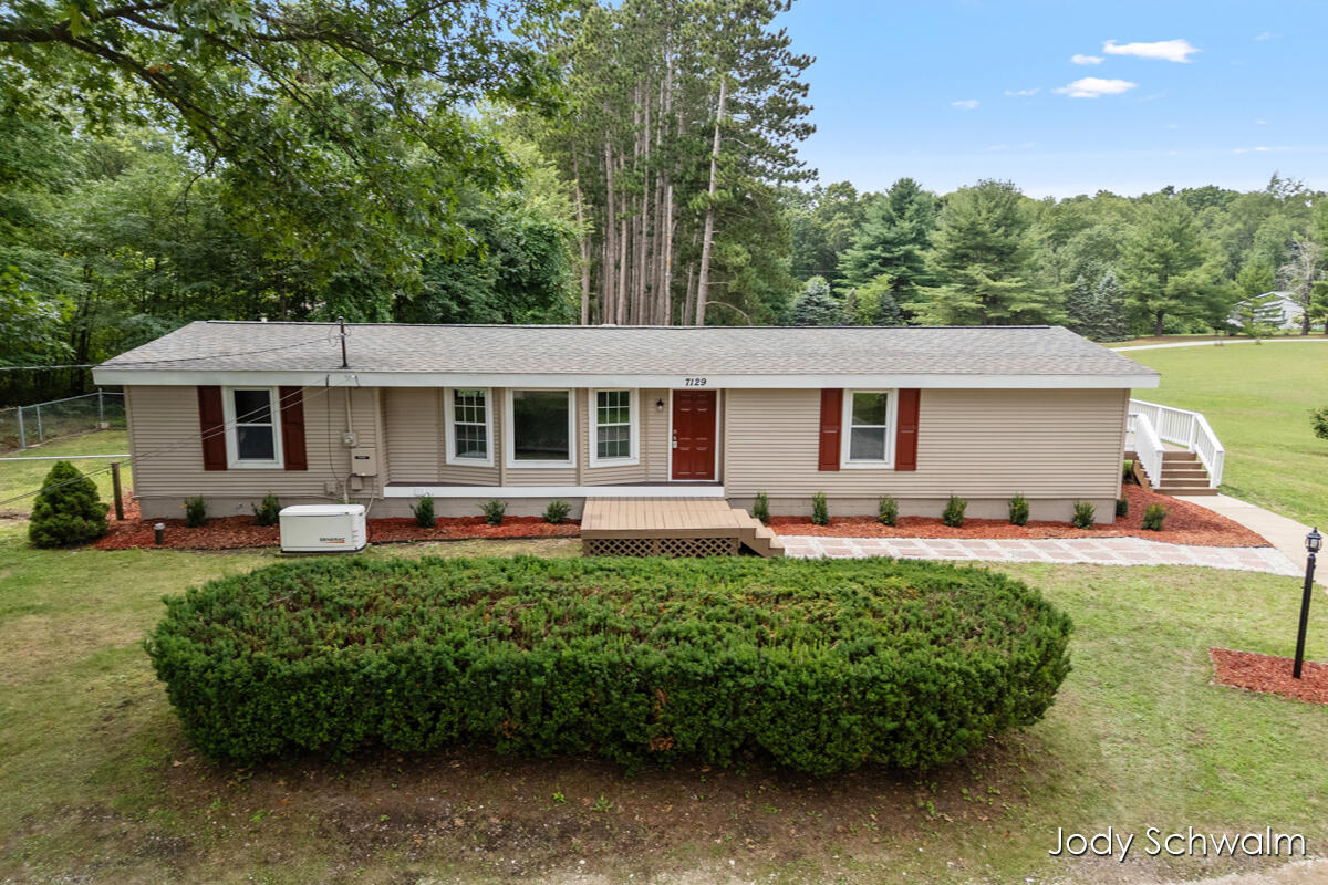 4th image of 7129 Eldred Ave, Rockford, MI 49341 | MLS# 70550974