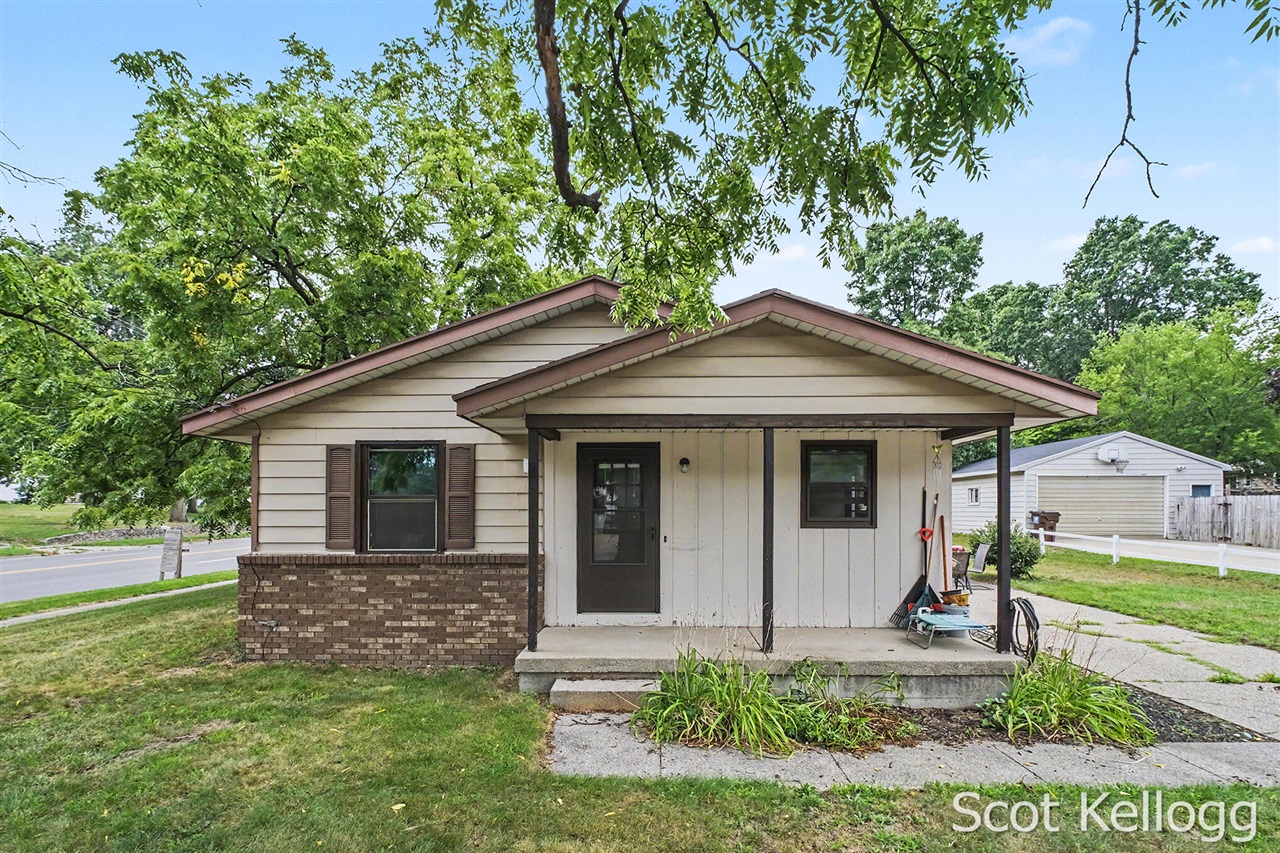 2nd image of 3822 3824 Burlingame Ave, Wyoming, MI 49509 | MLS# 70550982