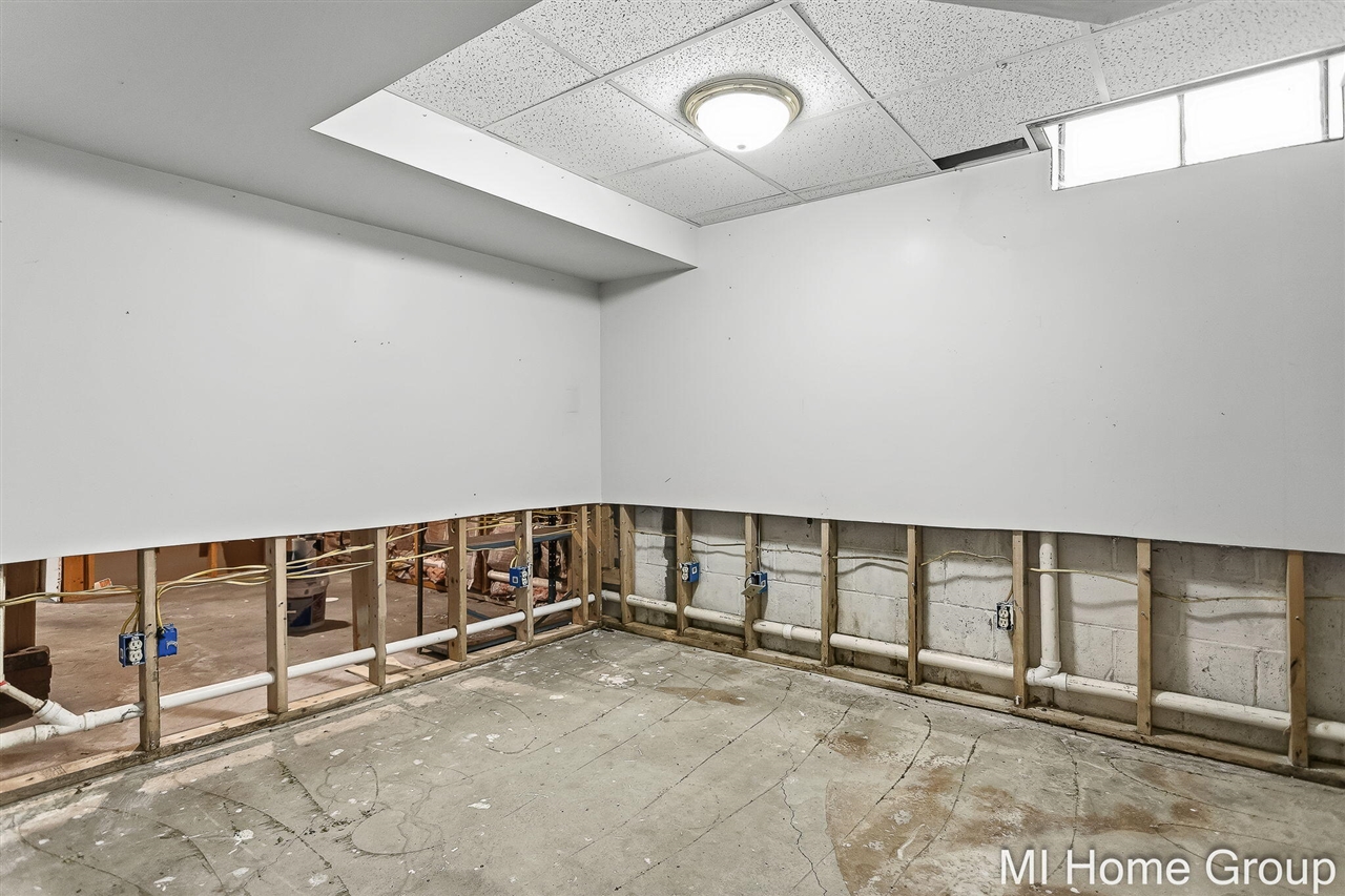 61st image of 252 Thomas St, Allegan, MI 49010 | MLS# 70550986