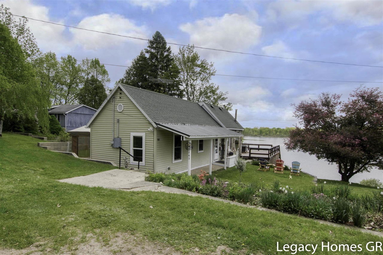 47th image of 762 Parkwood Dr, Six Lakes, MI 48886 | MLS# 70550987