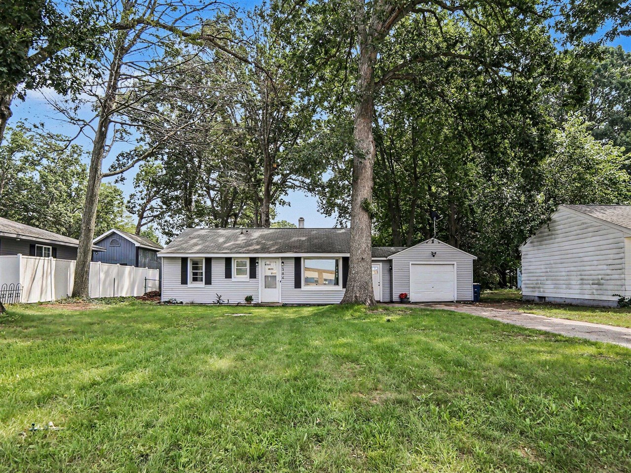 2nd image of 384 N 6th Ave, Fruitport, MI 49415 | MLS# 70550992