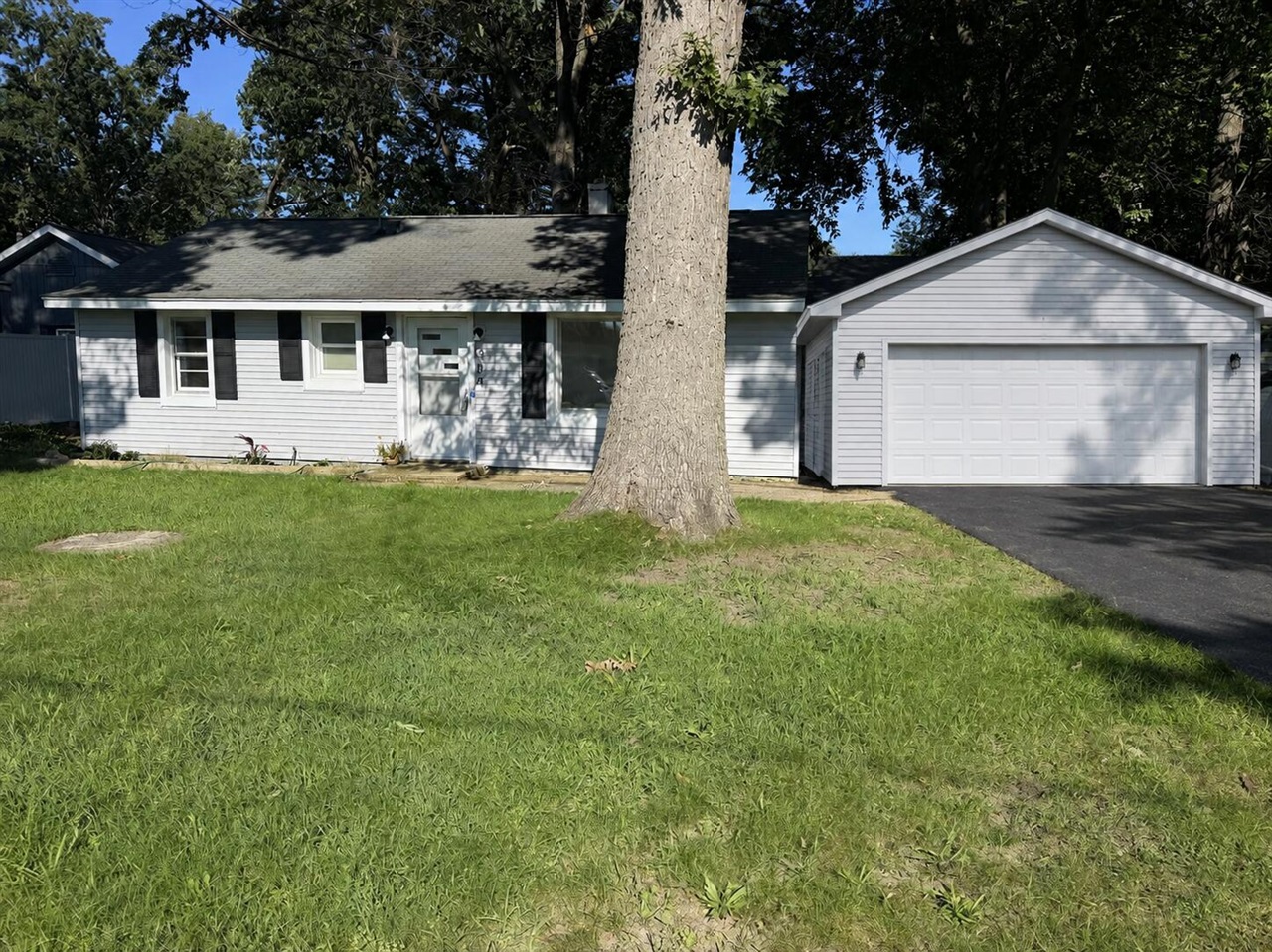 36th image of 384 N 6th Ave, Fruitport, MI 49415 | MLS# 70550992