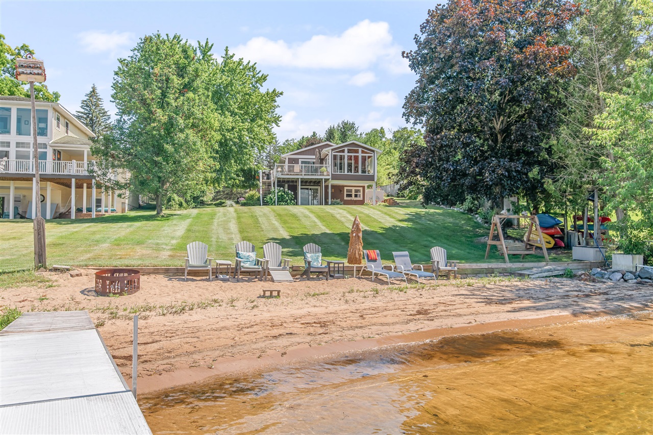 3rd image of 2503 N Mundy Ave, White Cloud, MI 49349 | MLS# 70550994