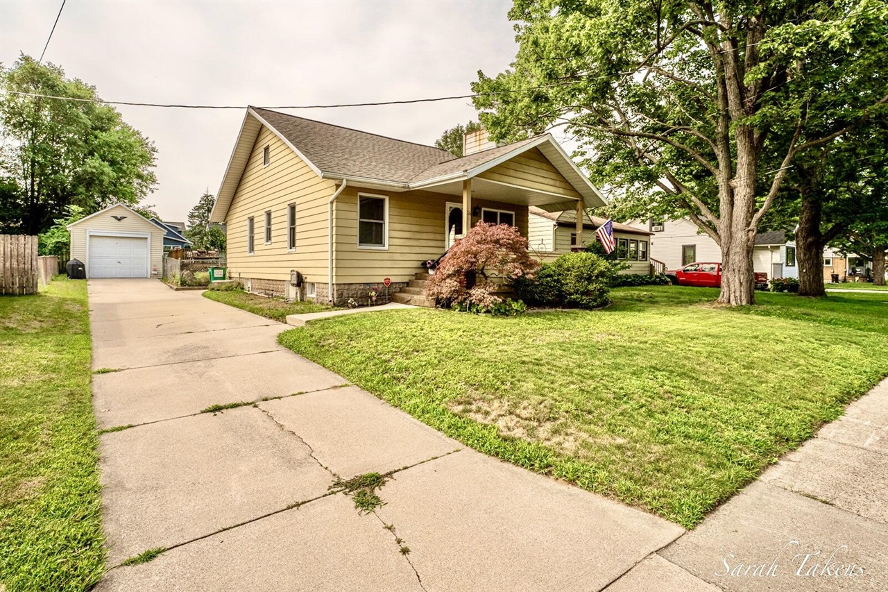 1st image of 116 35th St, Grand Rapids, MI 49548 | MLS# 70551007