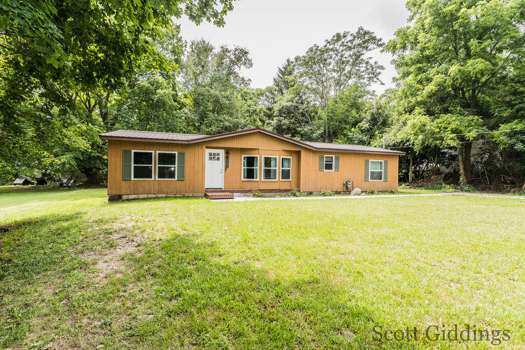 1st image of 318 E Bellevue St, Stanton, MI 48888 | MLS# 70551017