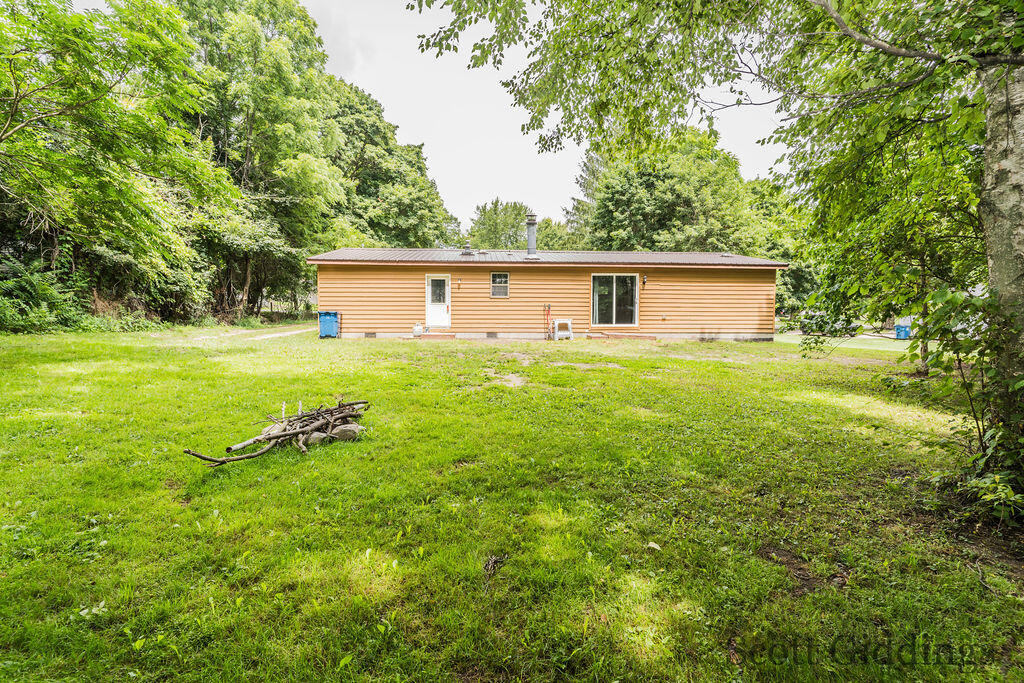 image of 318 E Bellevue St, Stanton, MI 48888 | MLS# 70551017