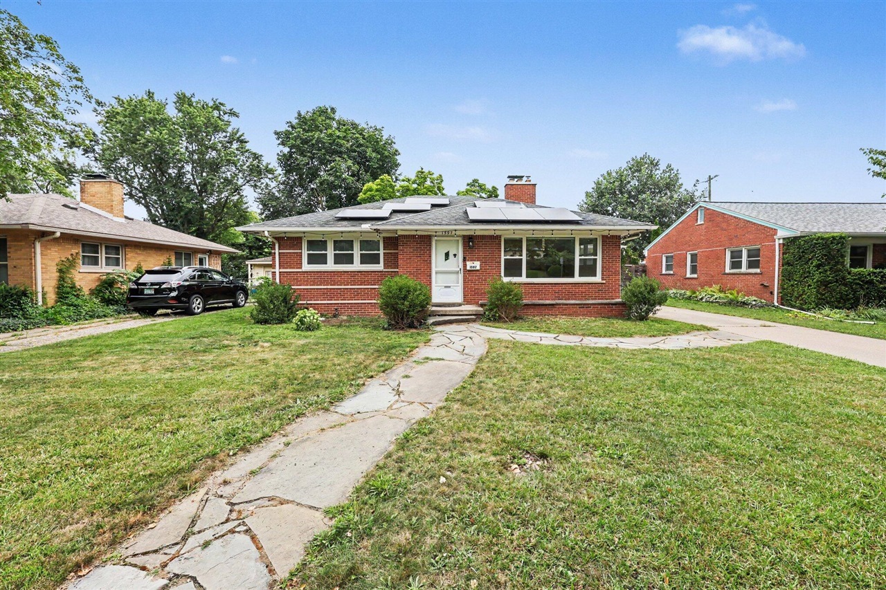 1st image of 1597 Greenview Dr, Ann Arbor, MI 48103 | MLS# 70551027