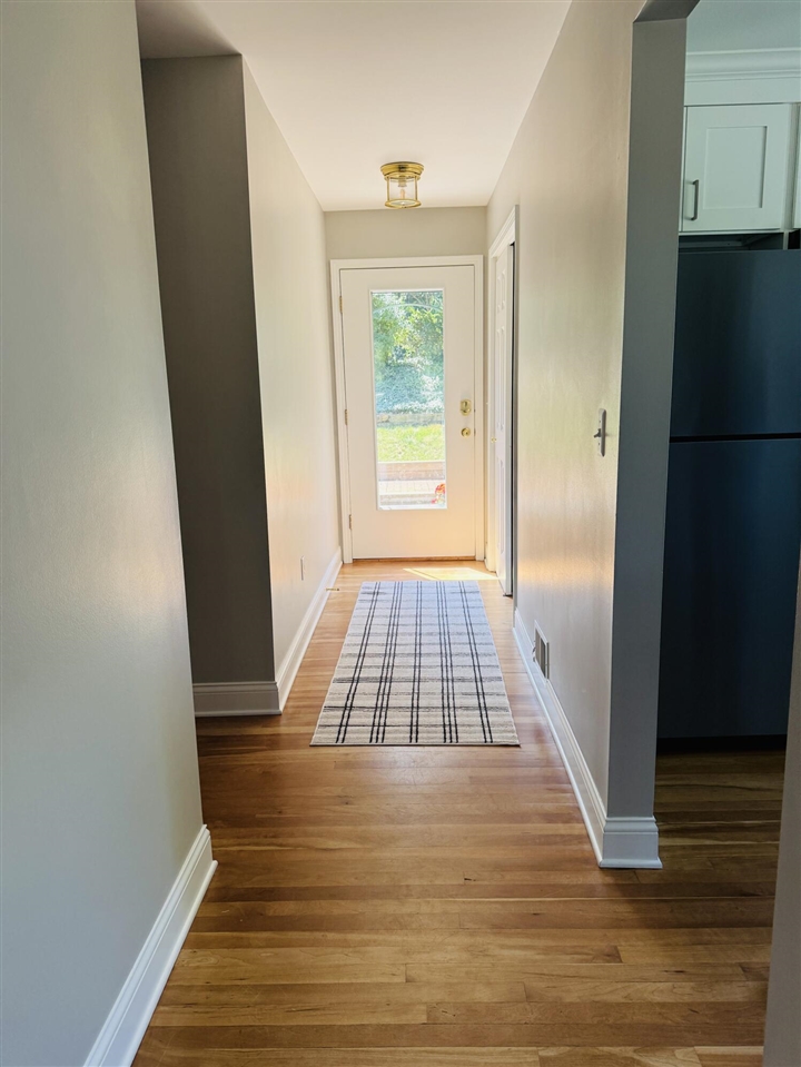 5th image of 576 Fernhurst Ct, Lake Orion, MI 48362 | MLS# 70551039