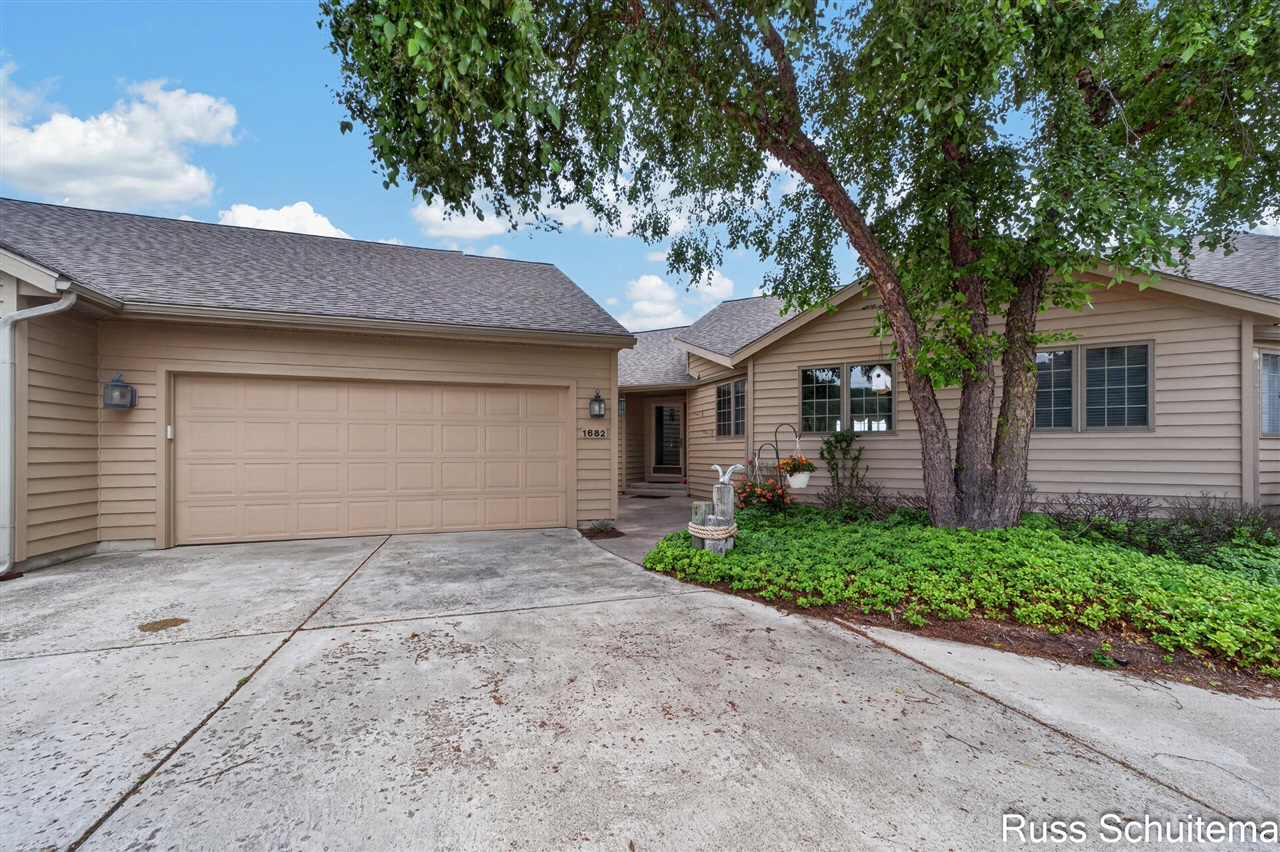 1st image of 1682 W Harbour Towne Cir, Muskegon, MI 49441 | MLS# 70551041