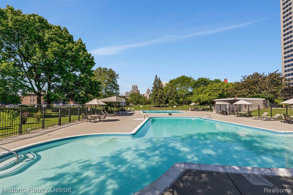 2nd image of 1300 E Lafayette St #305, Detroit, MI 48207 | MLS# 70551051