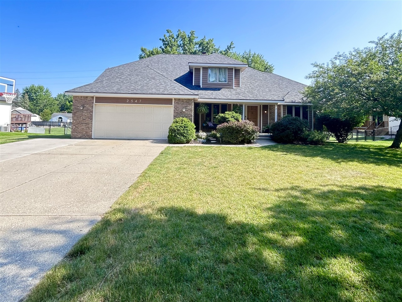 1st image of 2547 Moerland Dr, Grand Rapids, MI 49504 | MLS# 70551068