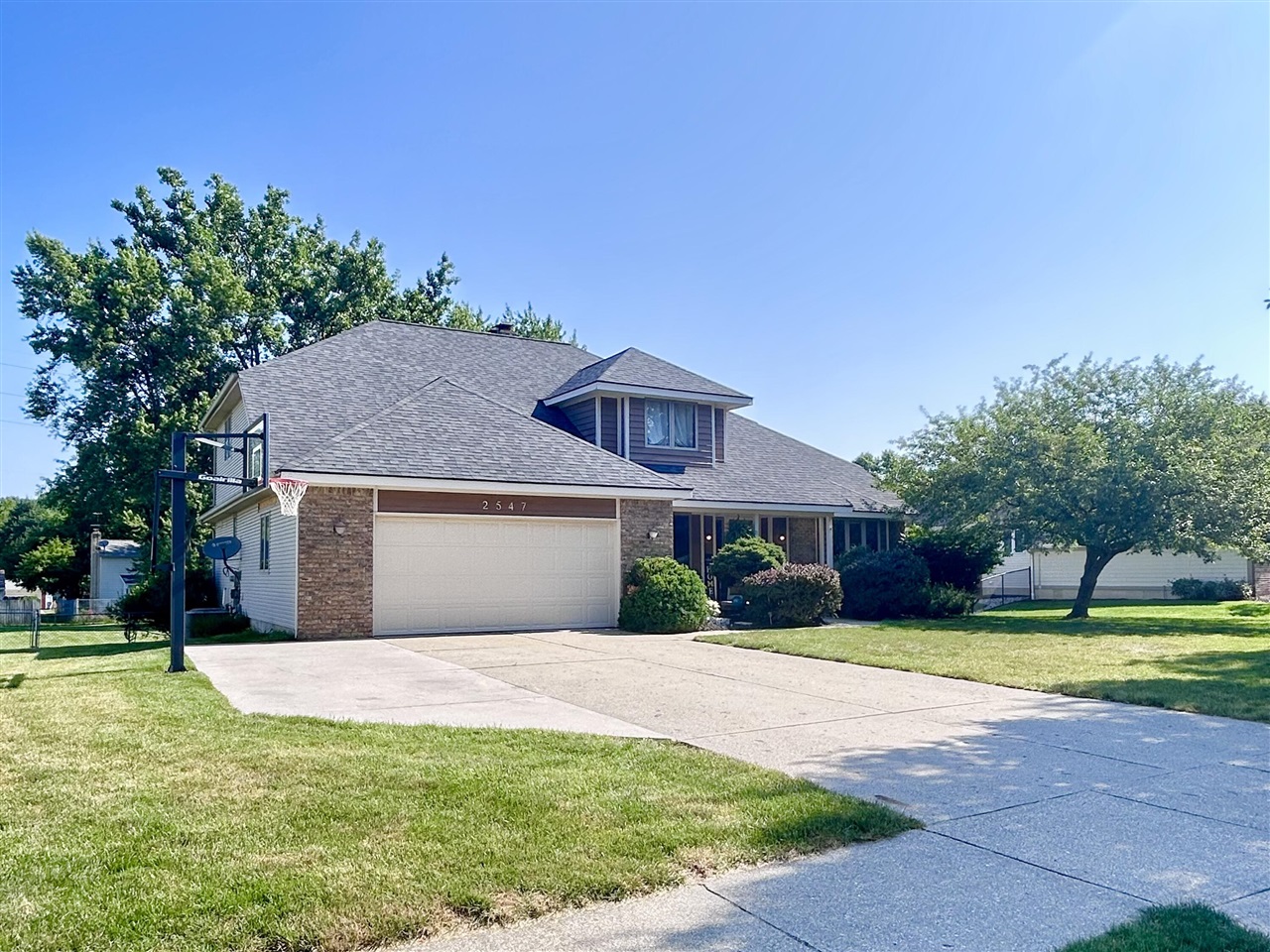2nd image of 2547 Moerland Dr, Grand Rapids, MI 49504 | MLS# 70551068