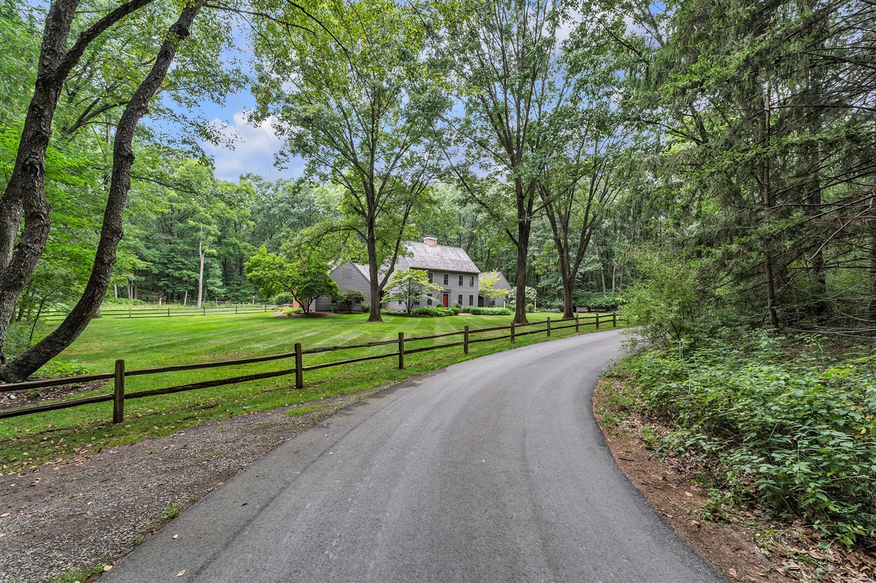 4th image of 8211 Donovan Rd, Dexter, MI 48130 | MLS# 70551069