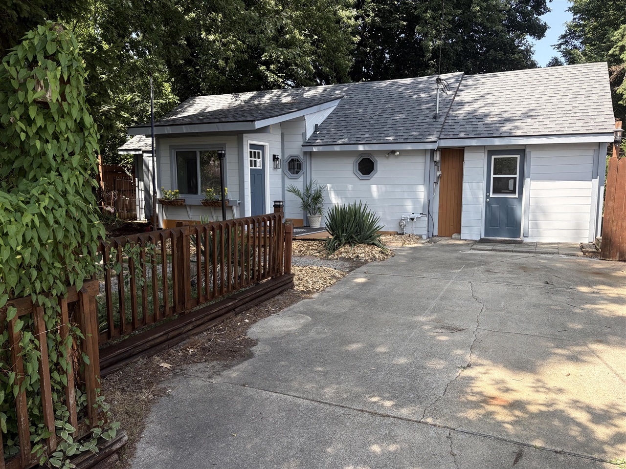 2nd image of 315 Kingsley Ave, Saint Joseph, MI 49085 | MLS# 70551070